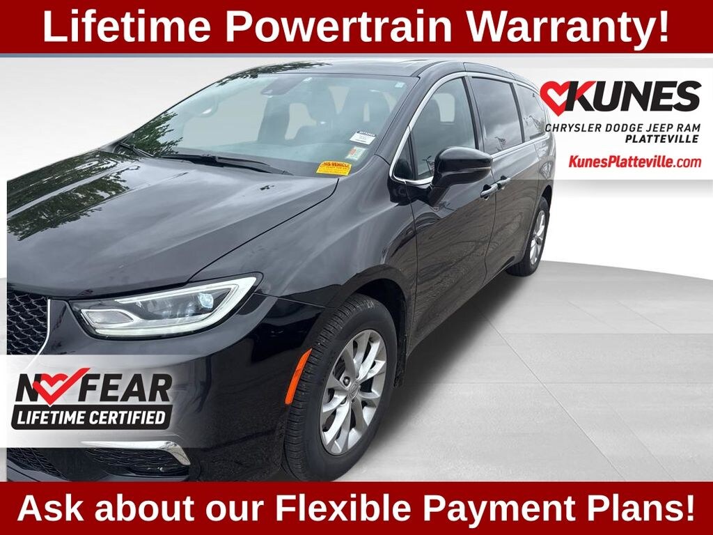 Used 2025 Chrysler Pacifica Select Minivan/Van