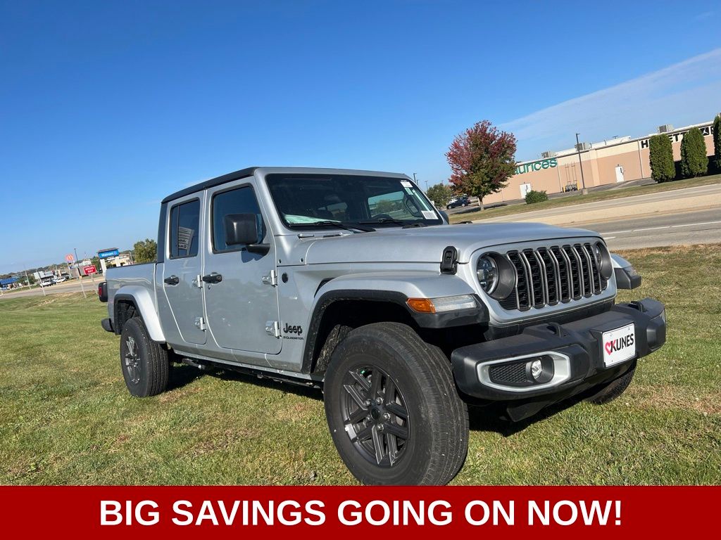 2024 Jeep Gladiator Sport photo 2
