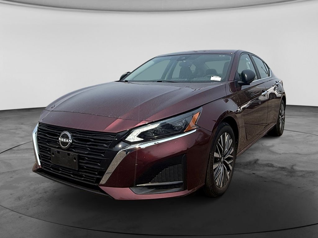 Used 2025 Nissan Altima 2.5 SV Sedan