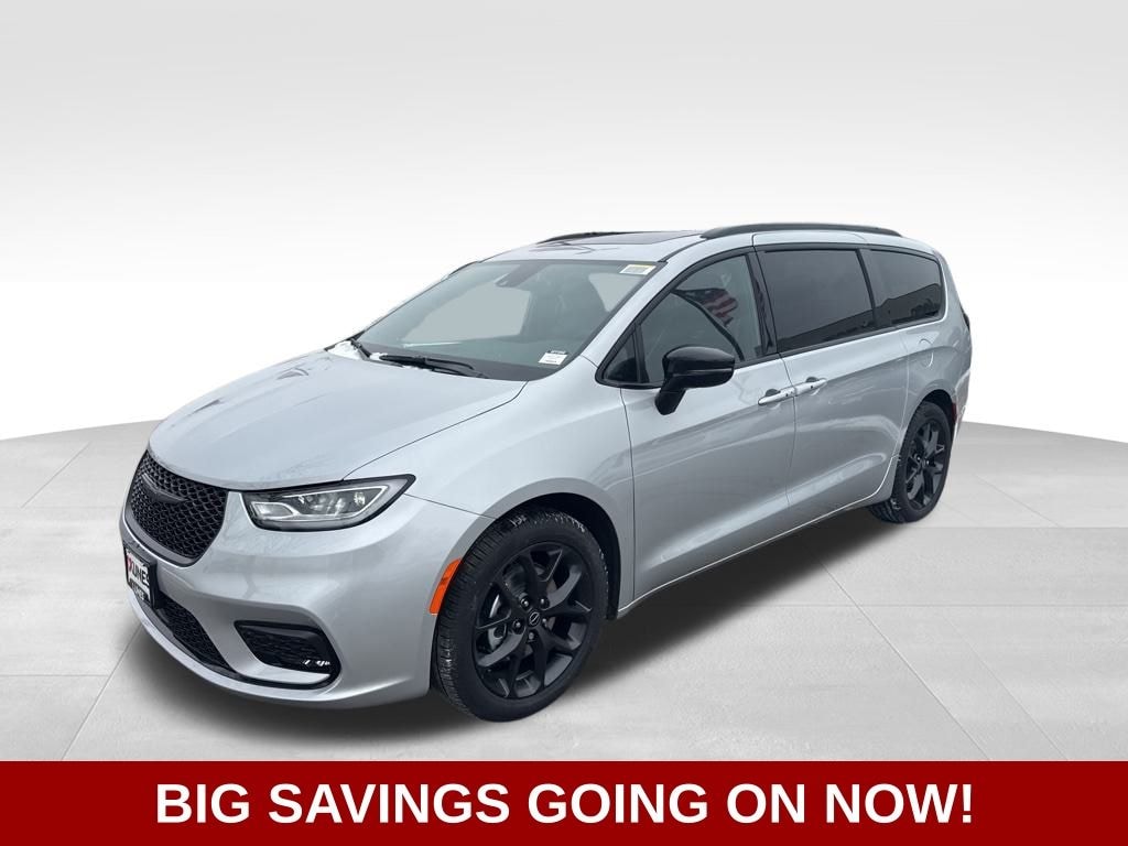 New 2026 Chrysler Pacifica Limited Passenger Van