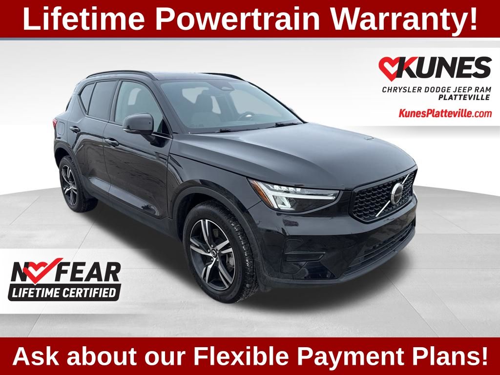 2024 Volvo XC40 B5 Core Bright AWD's photo