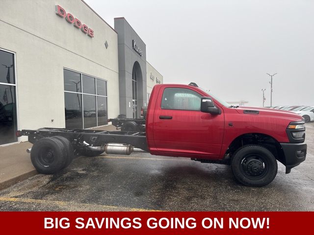 2025 RAM 3500 Chassis Tradesman - Photo 12