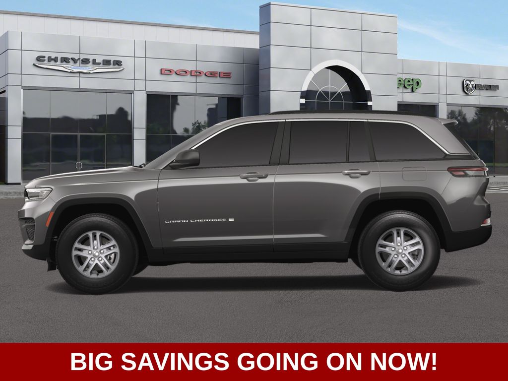 2025 Jeep Grand Cherokee Laredo photo 3