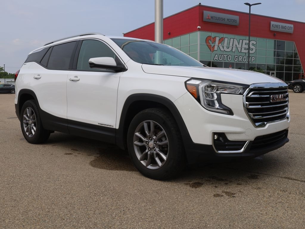 Used 2024 GMC Terrain SLT SUV