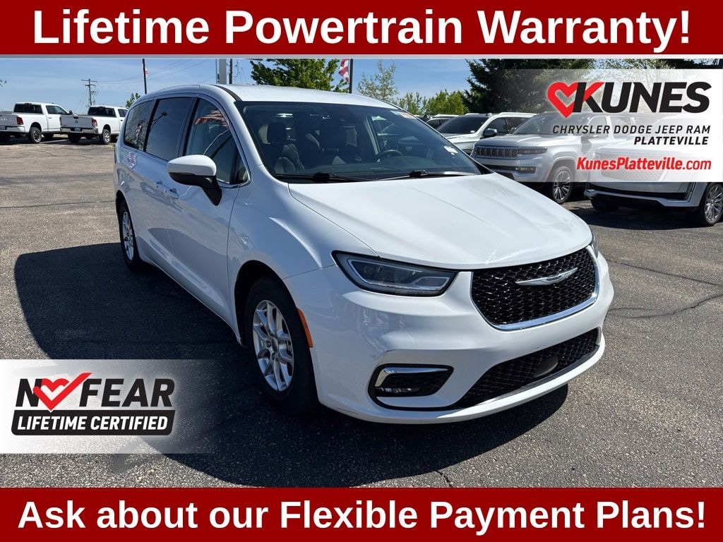 Used 2023 Chrysler Pacifica Touring L Minivan/Van