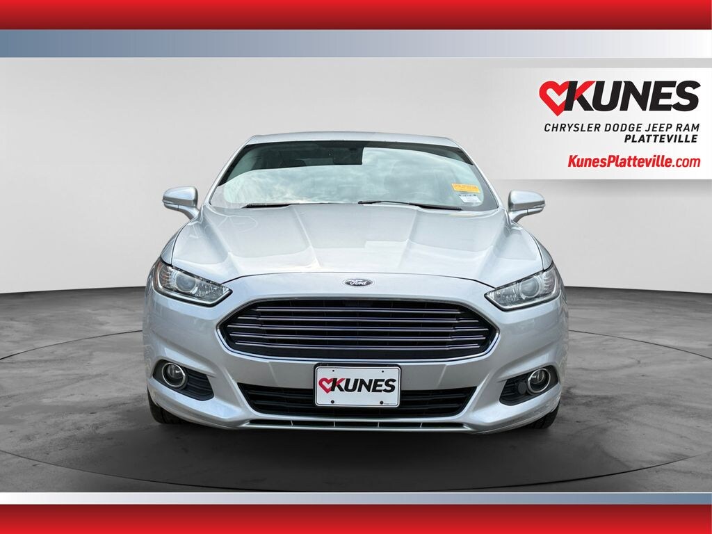 Used 2015 Ford Fusion SE Sedan