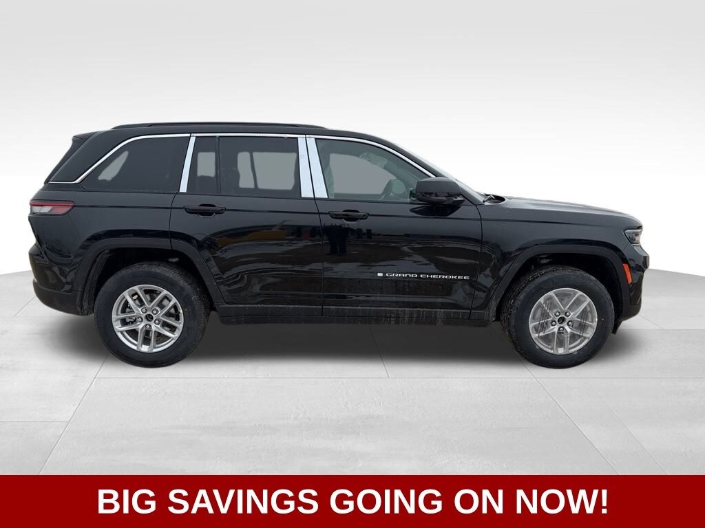 New 2026 Jeep Grand Cherokee Laredo Sport Utility