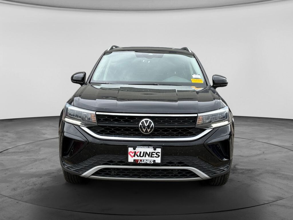 Used 2024 Volkswagen Taos 1.5T SE SUV