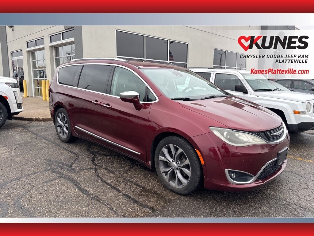 Used 2017 Chrysler Pacifica Limited Minivan/Van