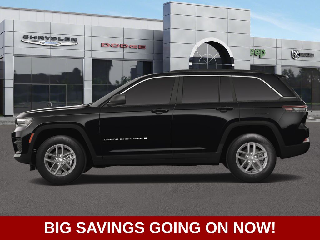 2025 Jeep Grand Cherokee Laredo X photo 3