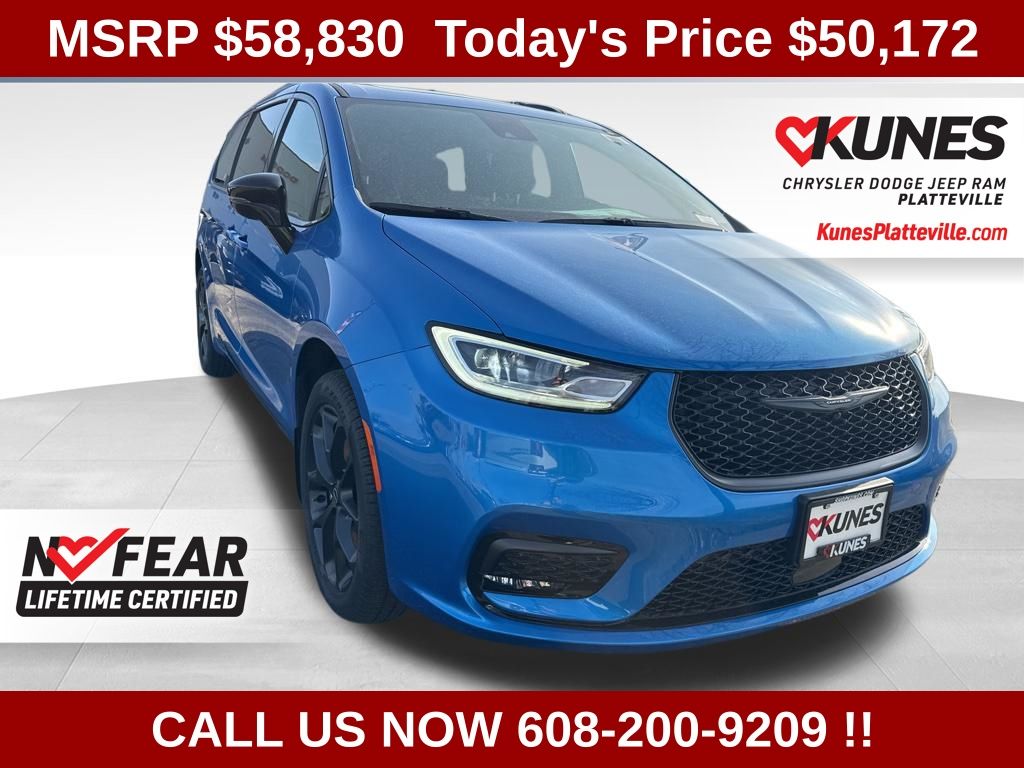 2026 Chrysler Pacifica Limited AWD's photo