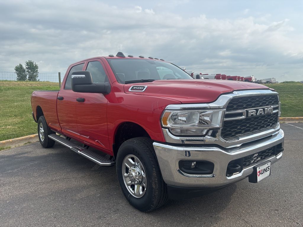 2024 Ram 3500 Tradesman photo 2
