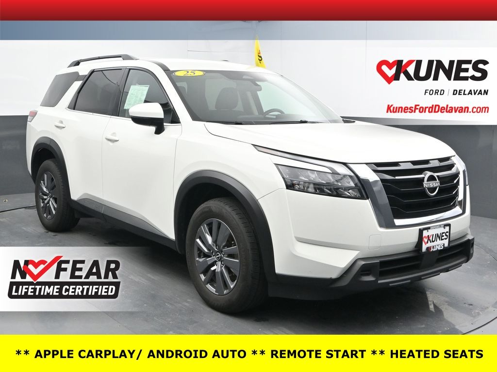2025 Nissan Pathfinder SV 4WD's photo