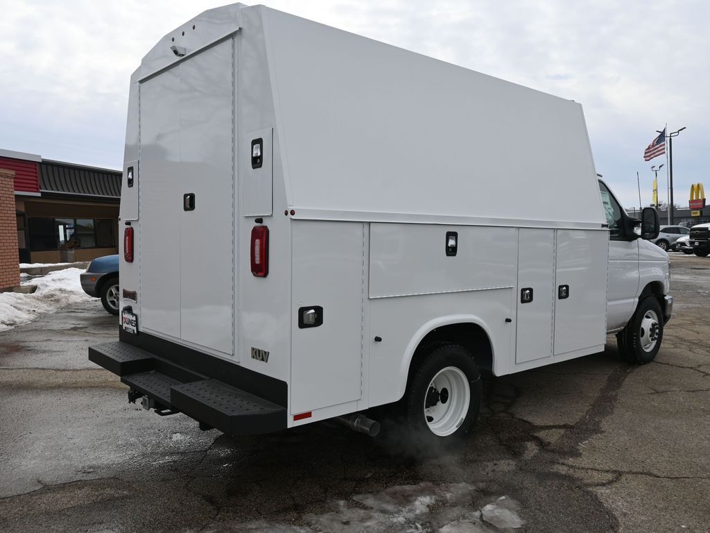2025 Ford E-Series Cutaway Base - Photo 4
