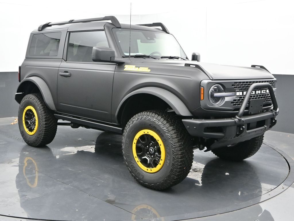 2024 Ford Bronco First Edition photo 2