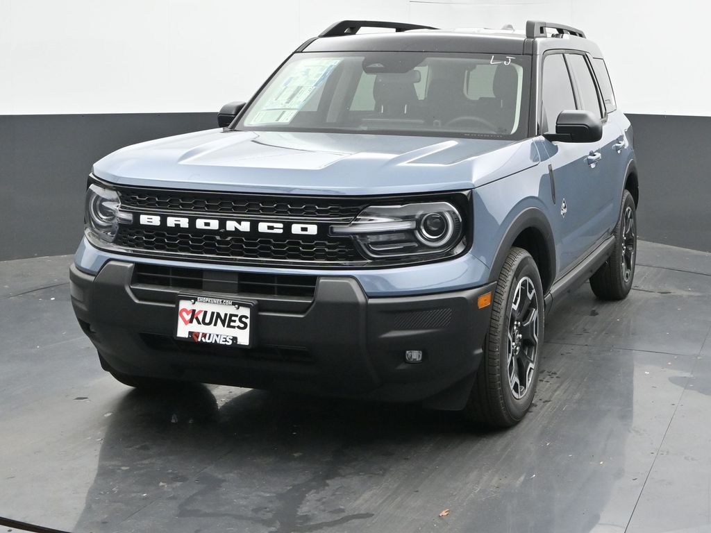 2025 Ford Bronco Sport Outer Banks photo 3