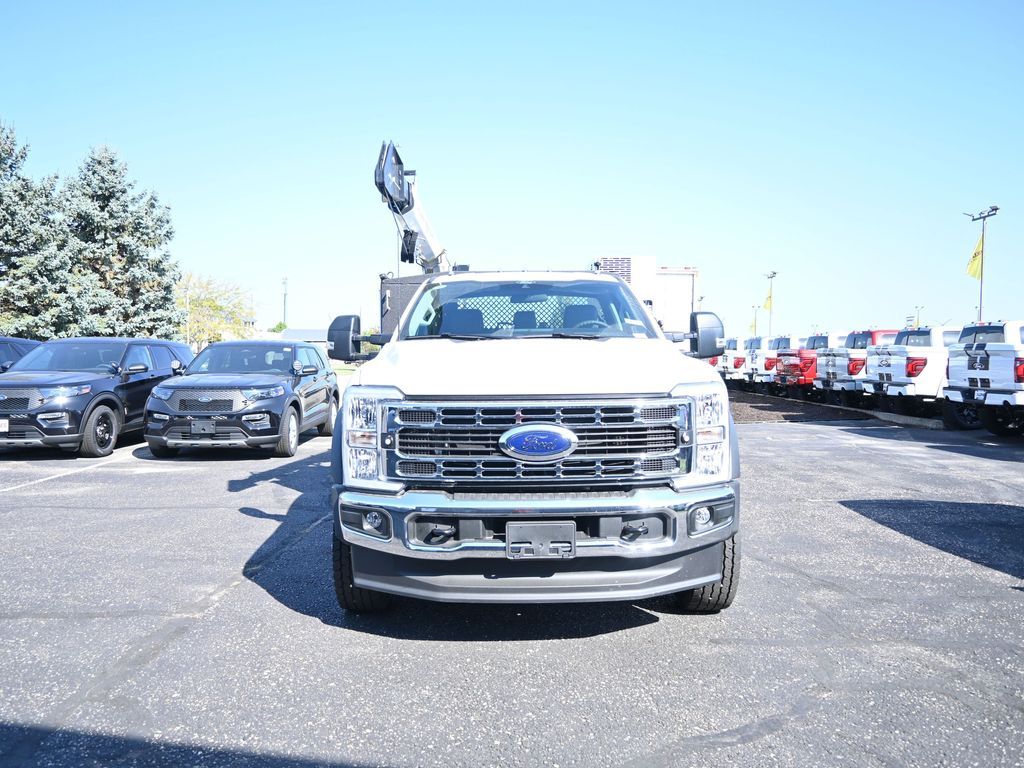 2025 Ford F-600 photo 2