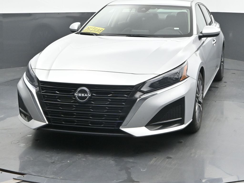 2023 Nissan Altima 2.5 SV photo 2