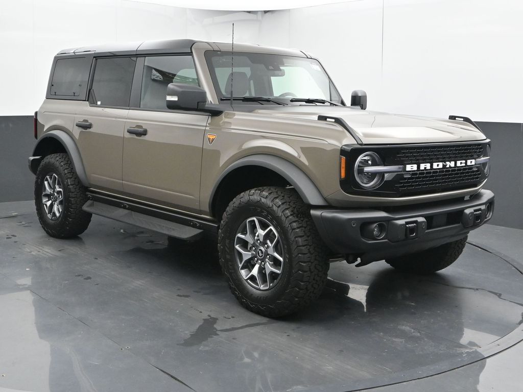 2025 Ford Bronco Badlands photo 2