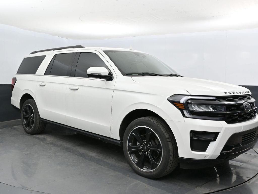2024 Ford Expedition Limited's photo