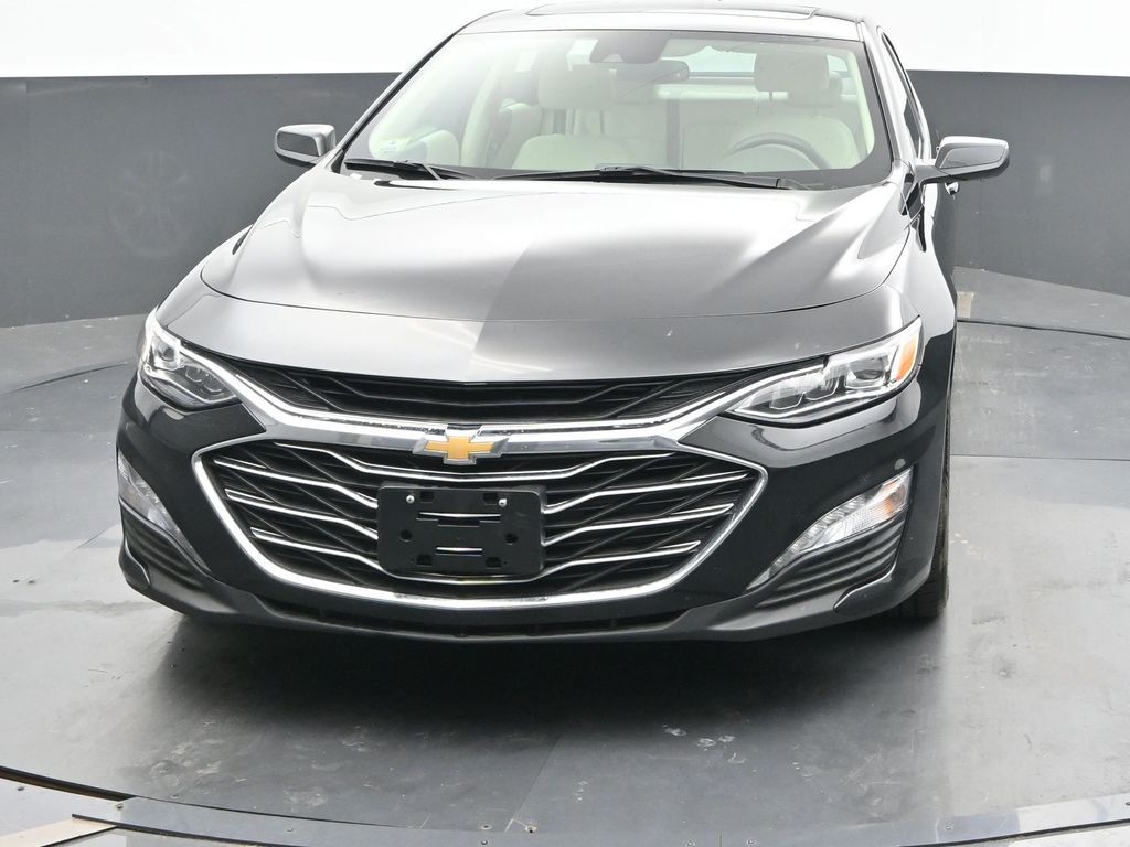 2024 Chevrolet Malibu Premier 2LT photo 2