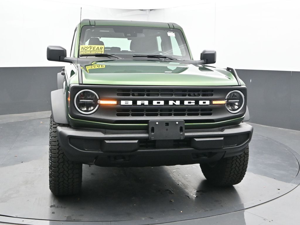 2025 Ford Bronco Base photo 2