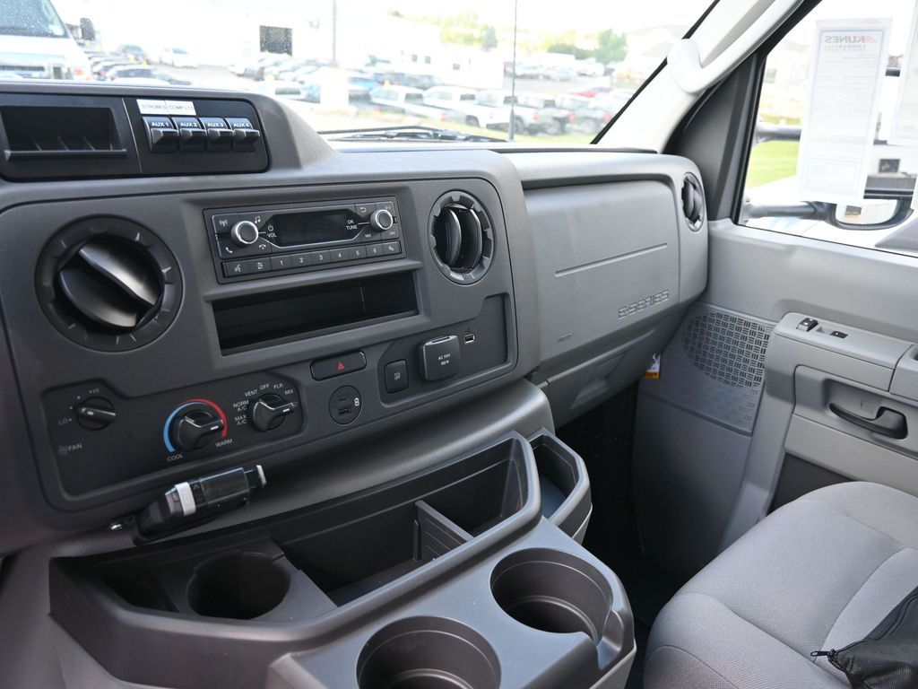 2025 Ford E-Series Cutaway Base - Photo 19