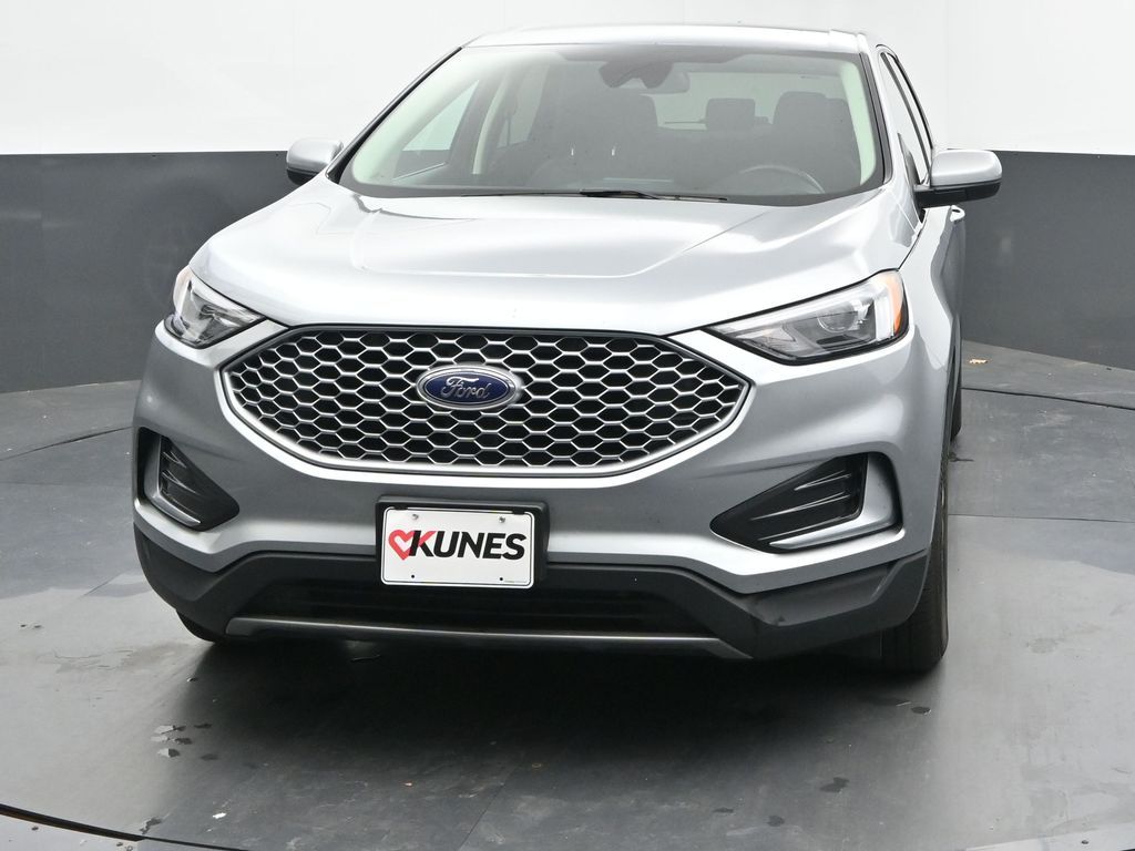 2024 Ford Edge SEL photo 3