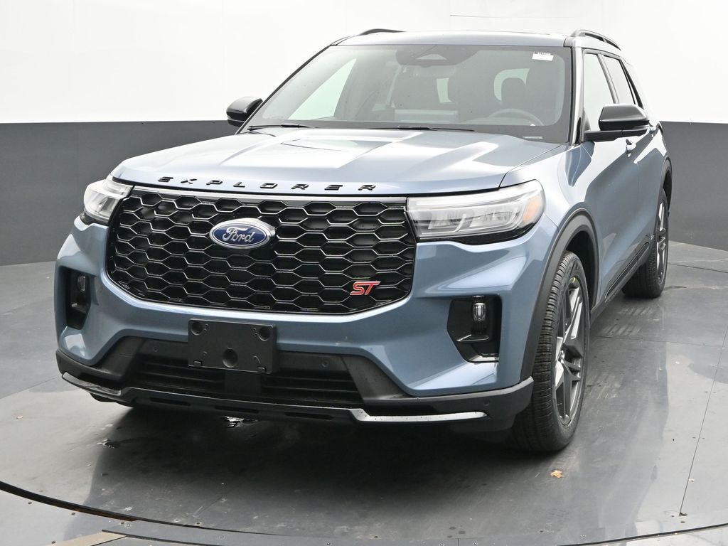 2026 Ford Explorer ST photo 3