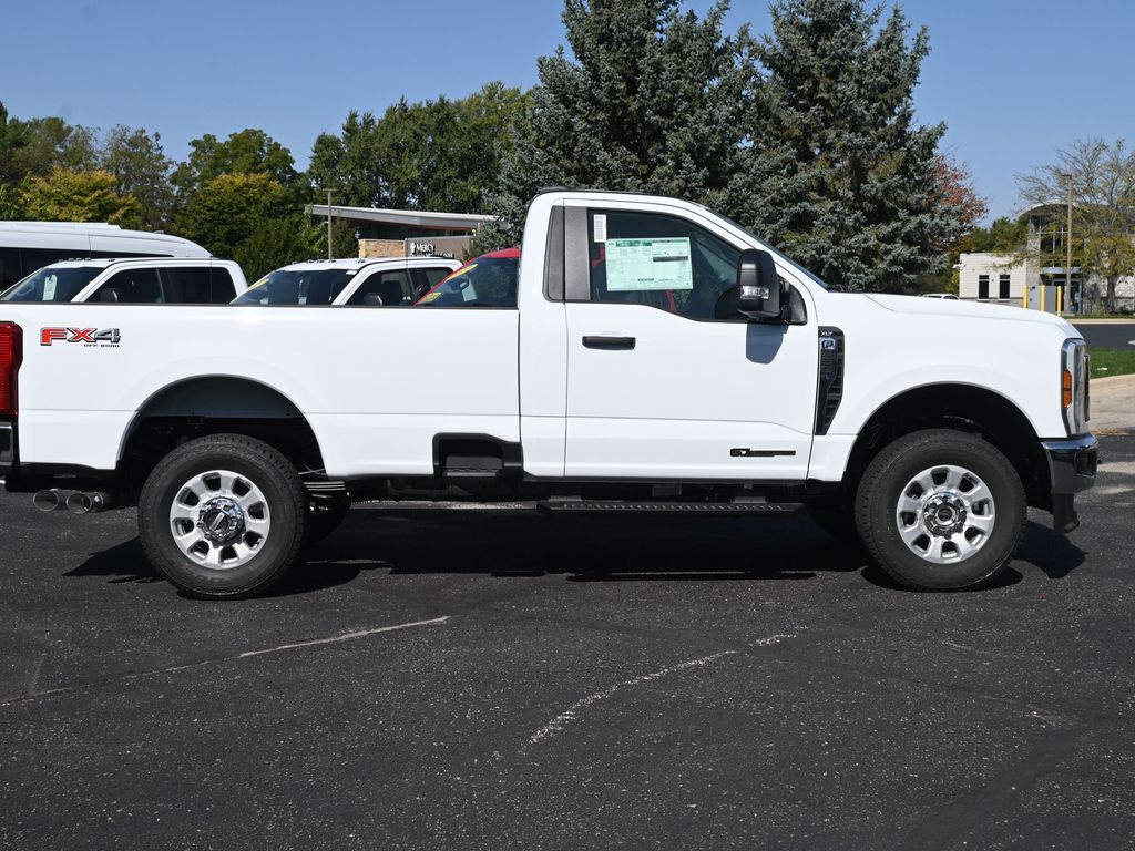 2024 Ford F-350 XLT photo 3