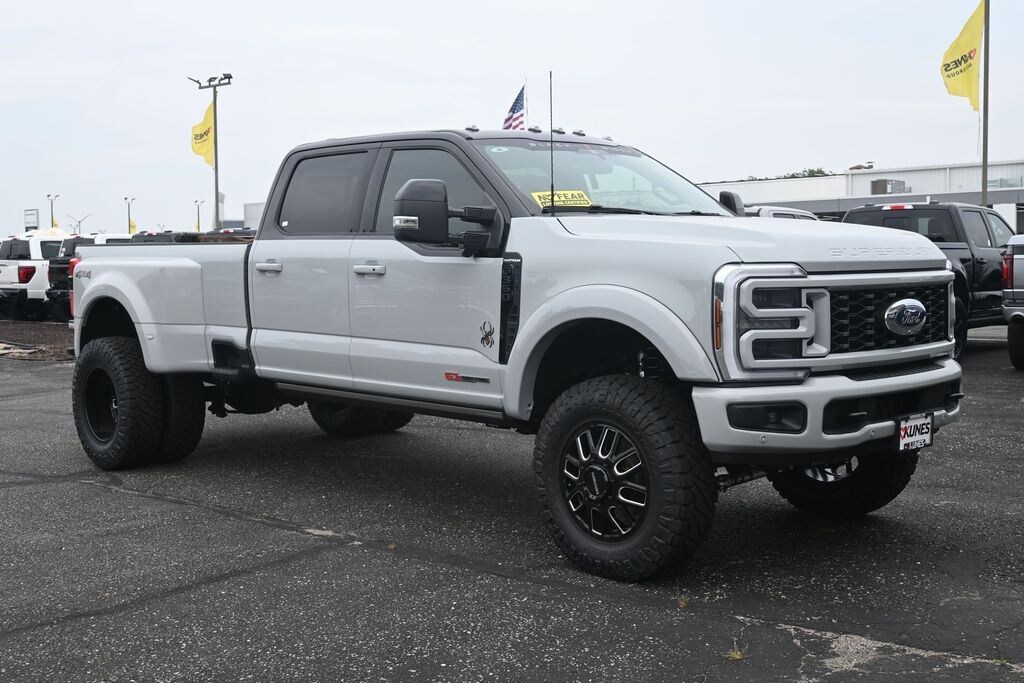 New 2026 Ford F-350 Platinum DRW Truck Crew Cab