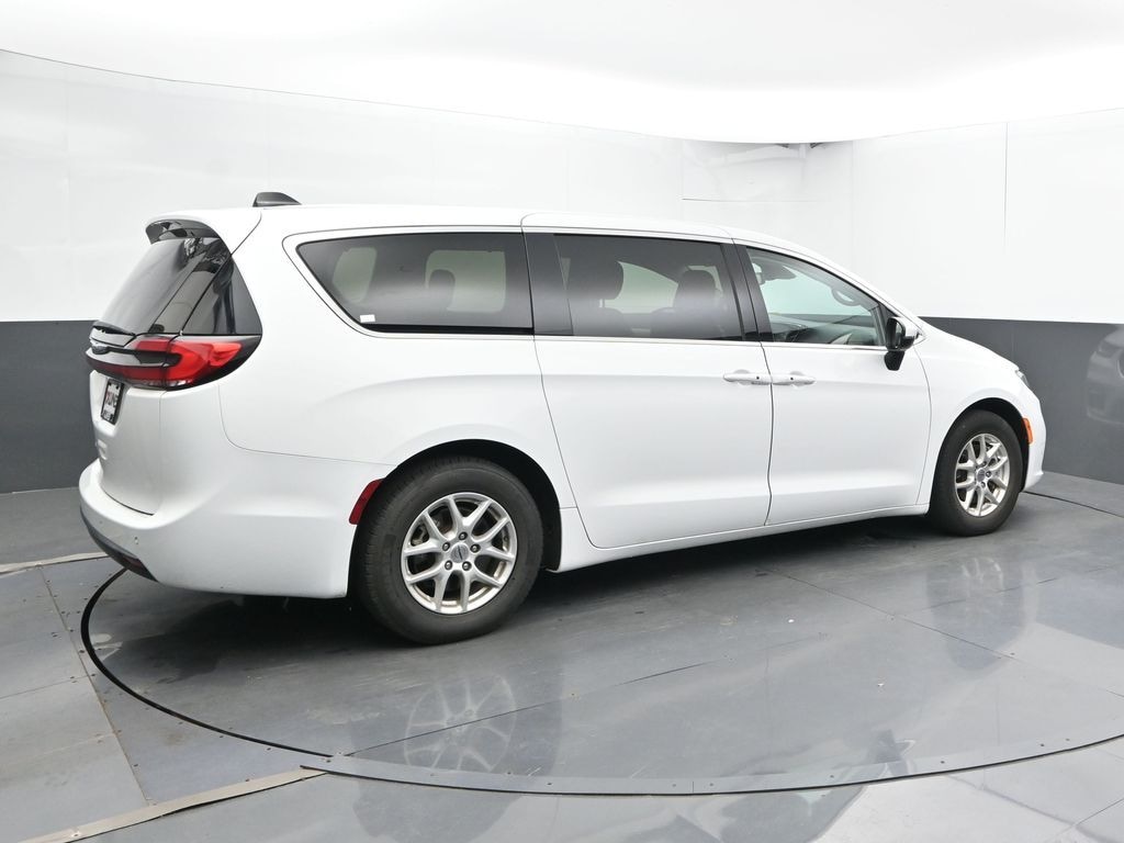 Certified 2023 Chrysler Pacifica Touring L Van Passenger Van