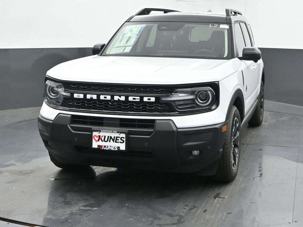 2025 Ford Bronco Sport Outer Banks photo 2