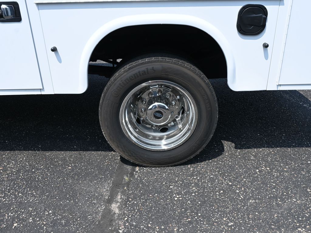 2024 Ford F-450 XL photo 3
