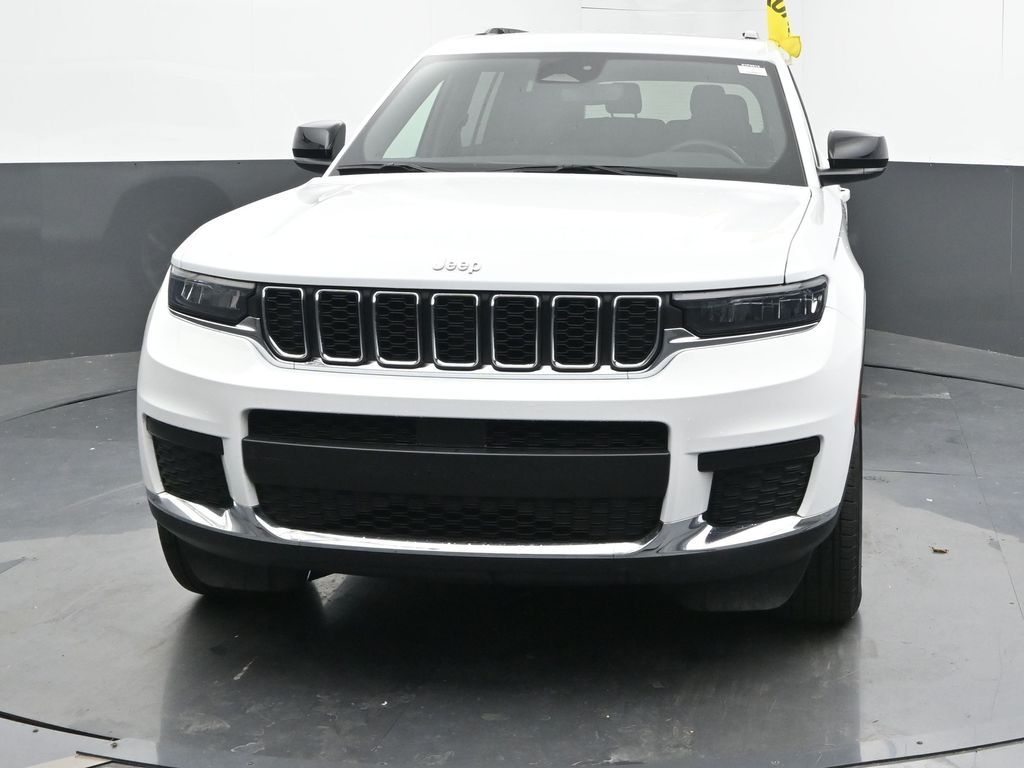 2024 Jeep Grand Cherokee Laredo photo 3