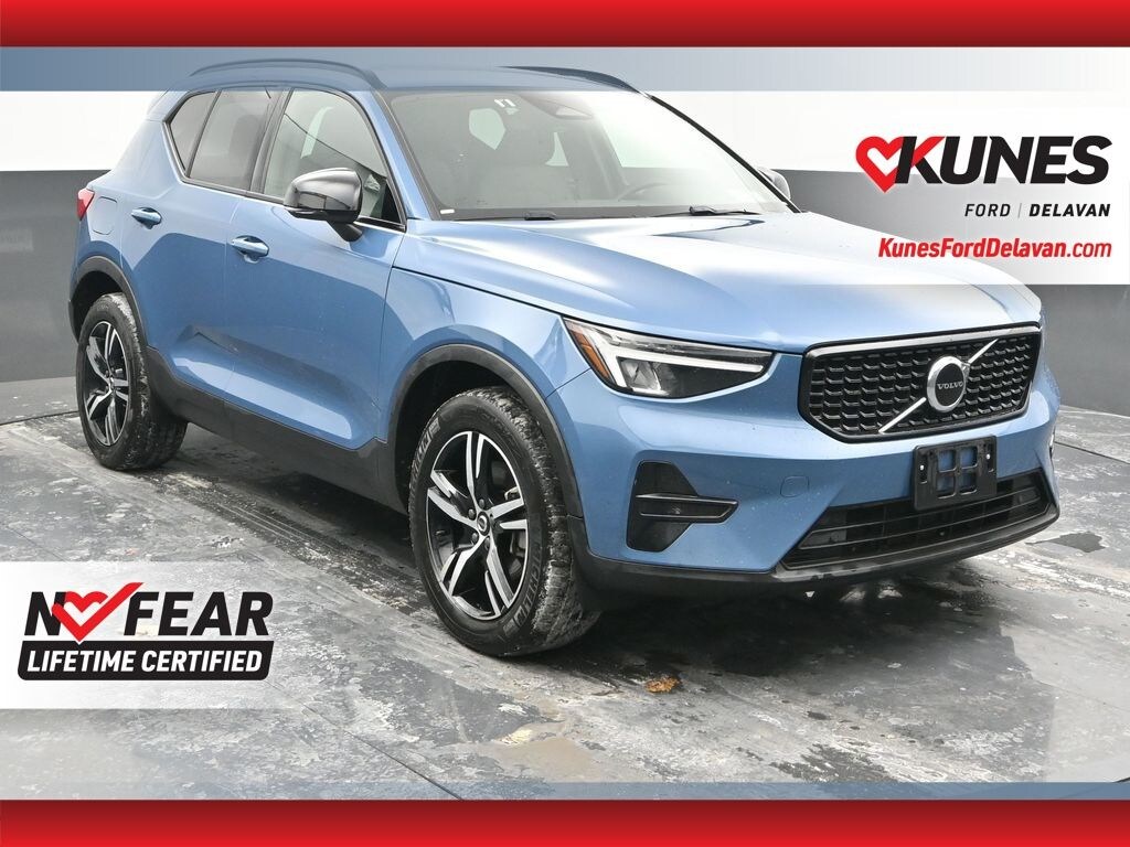 Used 2024 Volvo XC40 B5 Core SUV