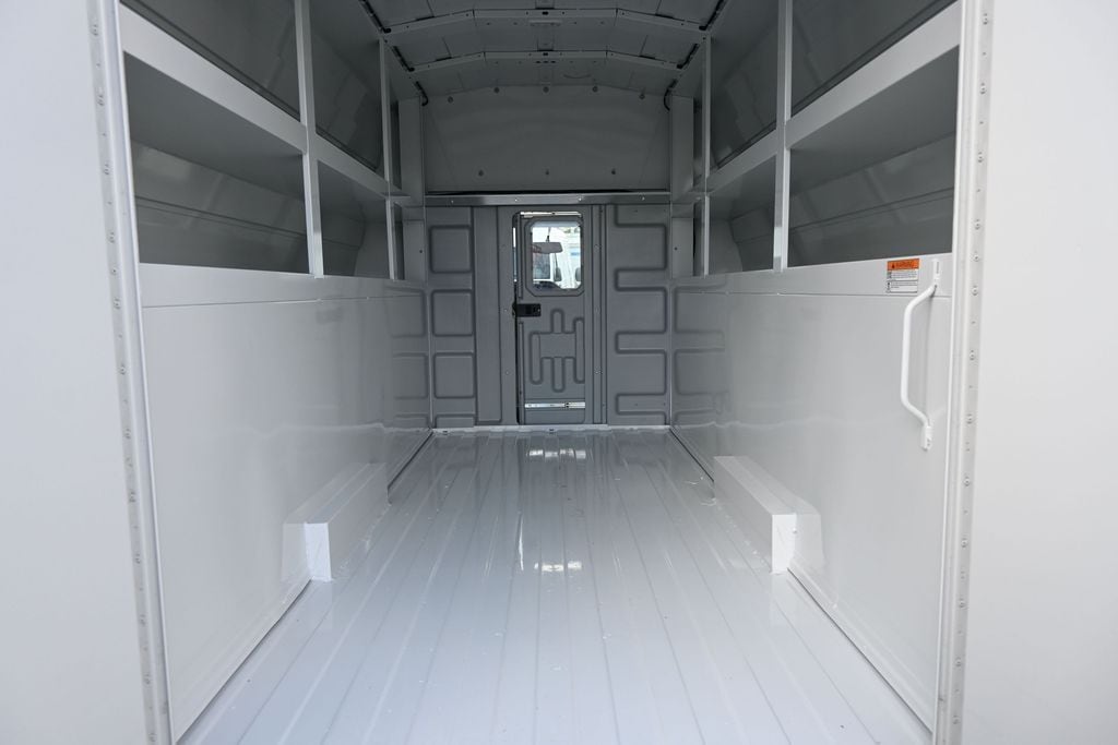 2025 Ford E-Series Cutaway Base - Photo 12
