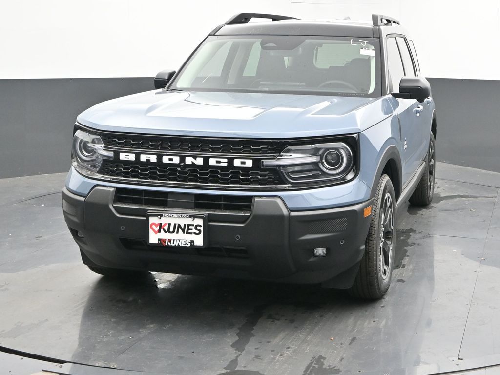 2025 Ford Bronco Sport Outer Banks photo 2