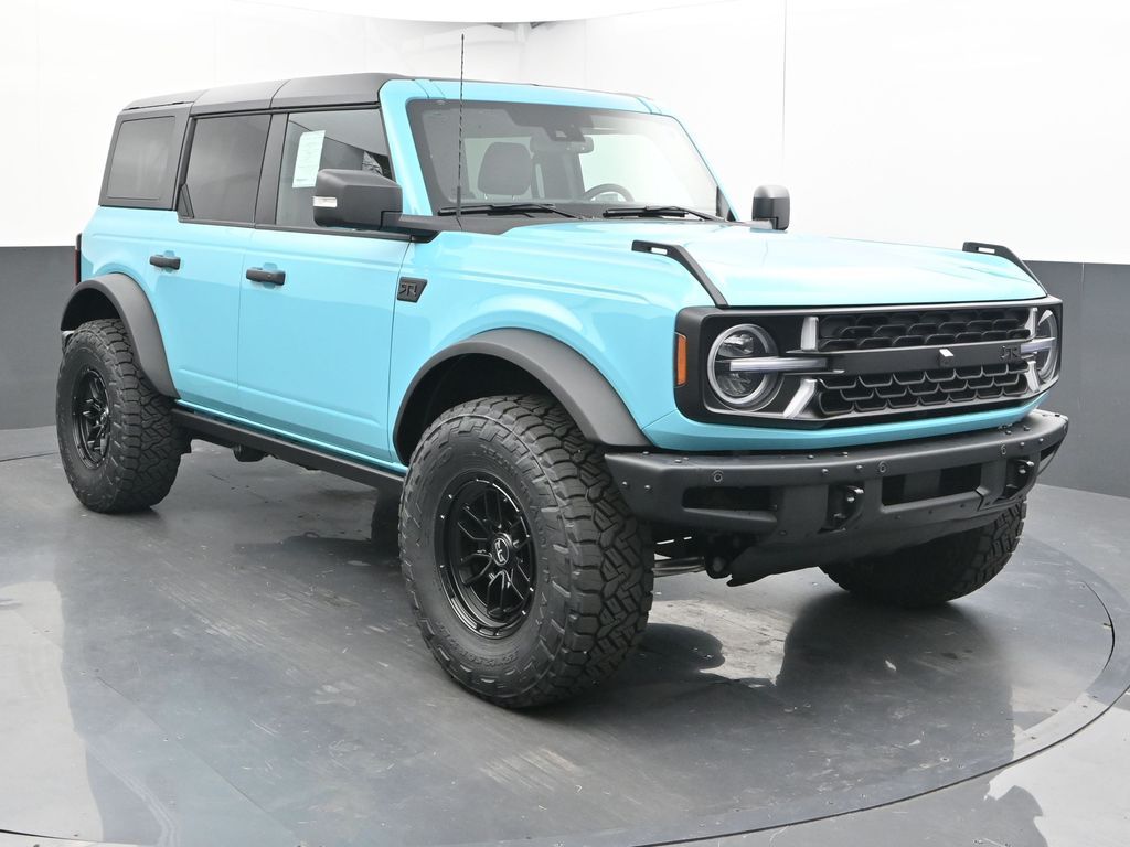 2025 Ford Bronco Badlands photo 2
