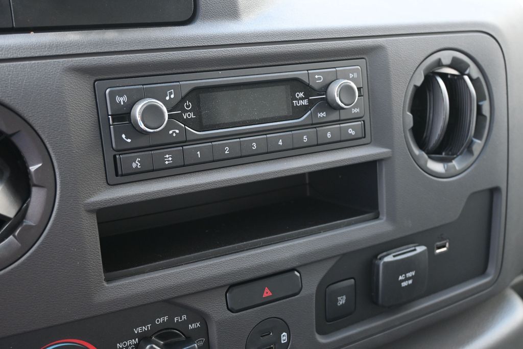2025 Ford E-Series Cutaway Base - Photo 22