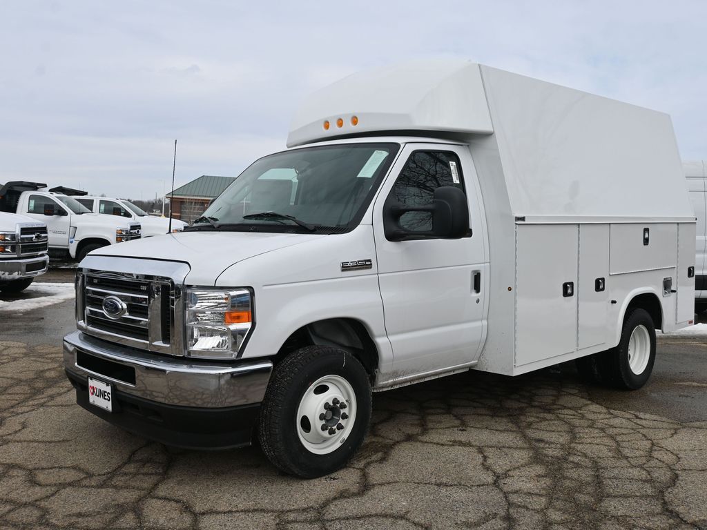 2025 Ford E-Series Cutaway Base - Photo 9