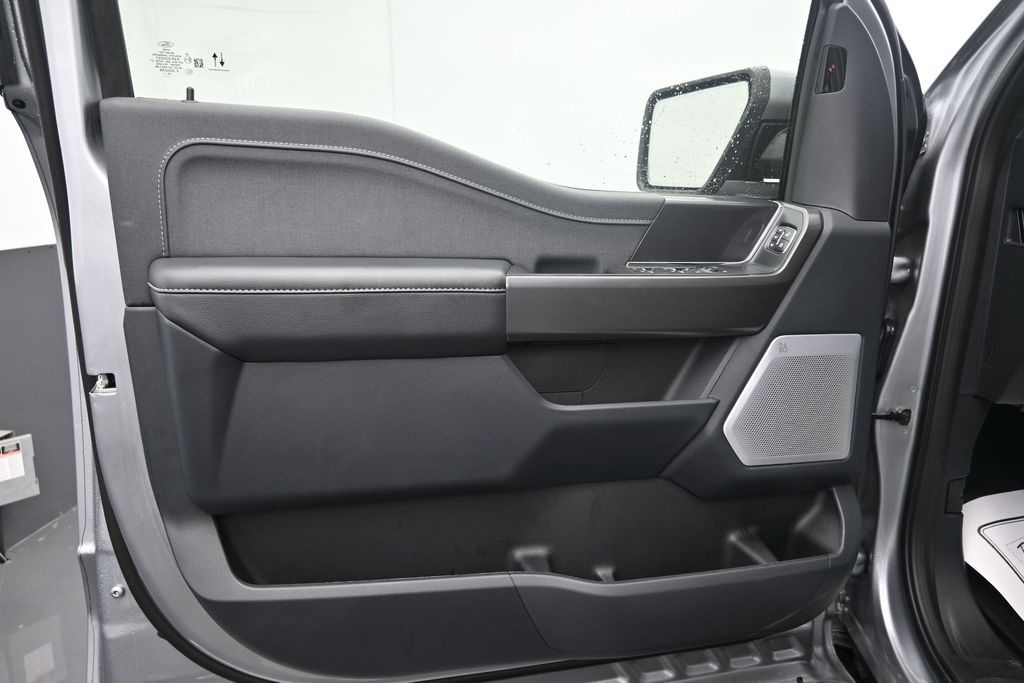 2025 Ford F-150 Lariat - Photo 11