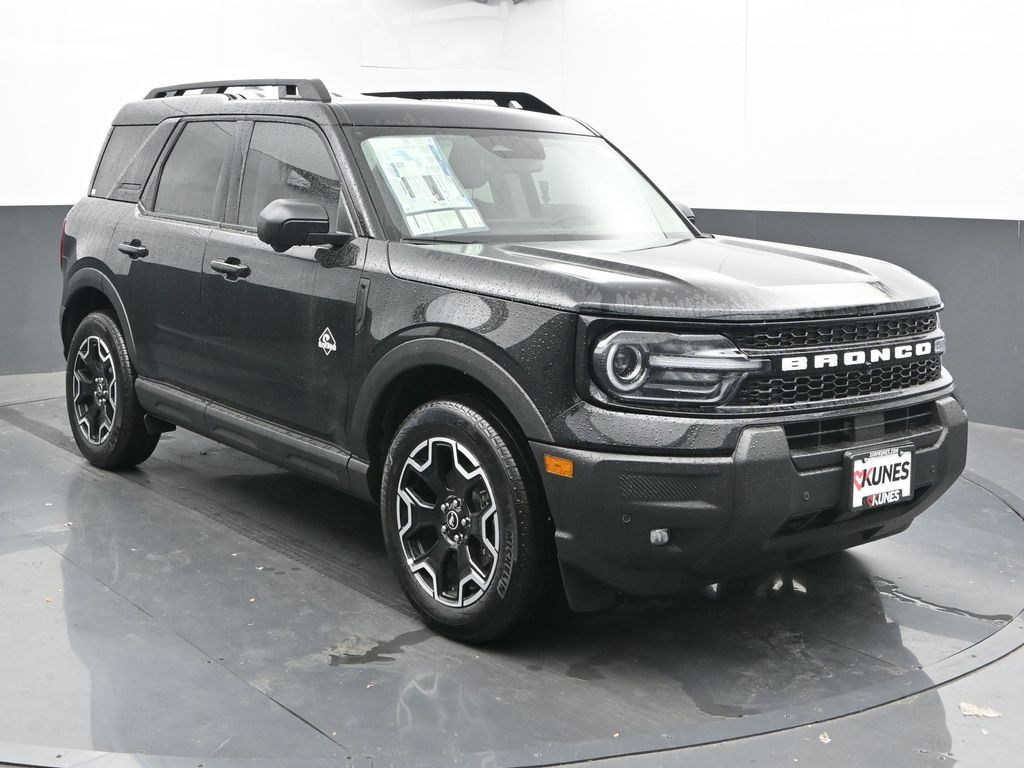 2025 Ford Bronco Sport Outer Banks photo 2