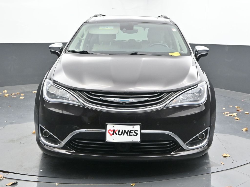 2018 Chrysler Pacifica Hybrid Limited photo 3