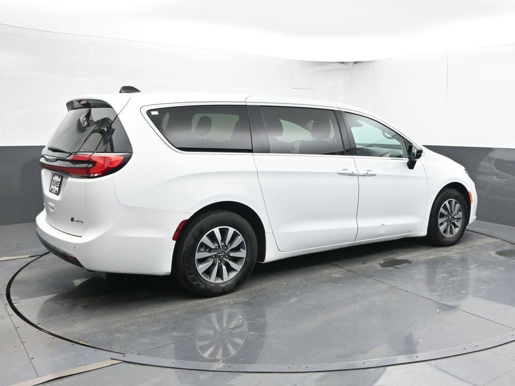 Used 2024 Chrysler Pacifica Plug-In Hybrid Select Van Passenger Van