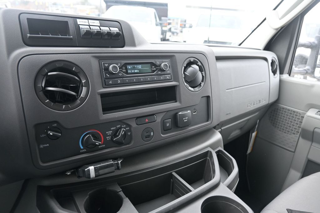 2025 Ford E-Series Cutaway Base - Photo 22