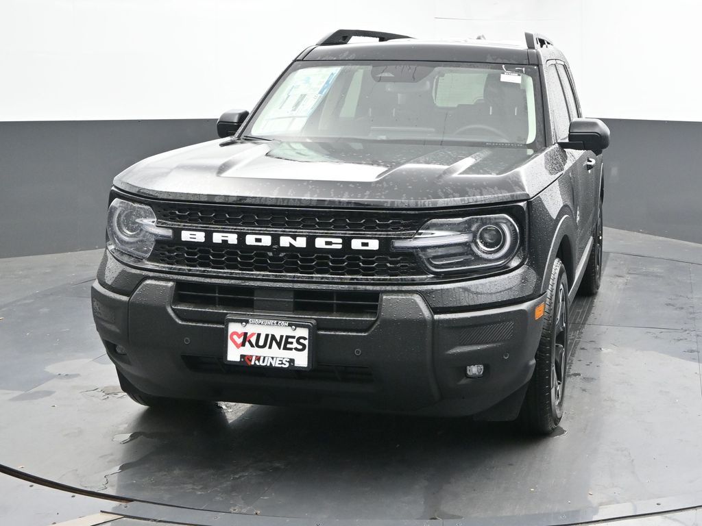 2025 Ford Bronco Sport Outer Banks photo 3