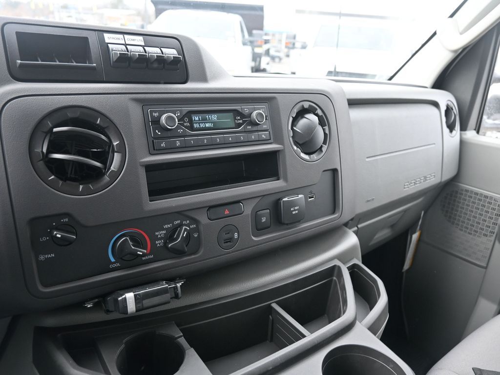 2025 Ford E-Series Cutaway Base - Photo 21