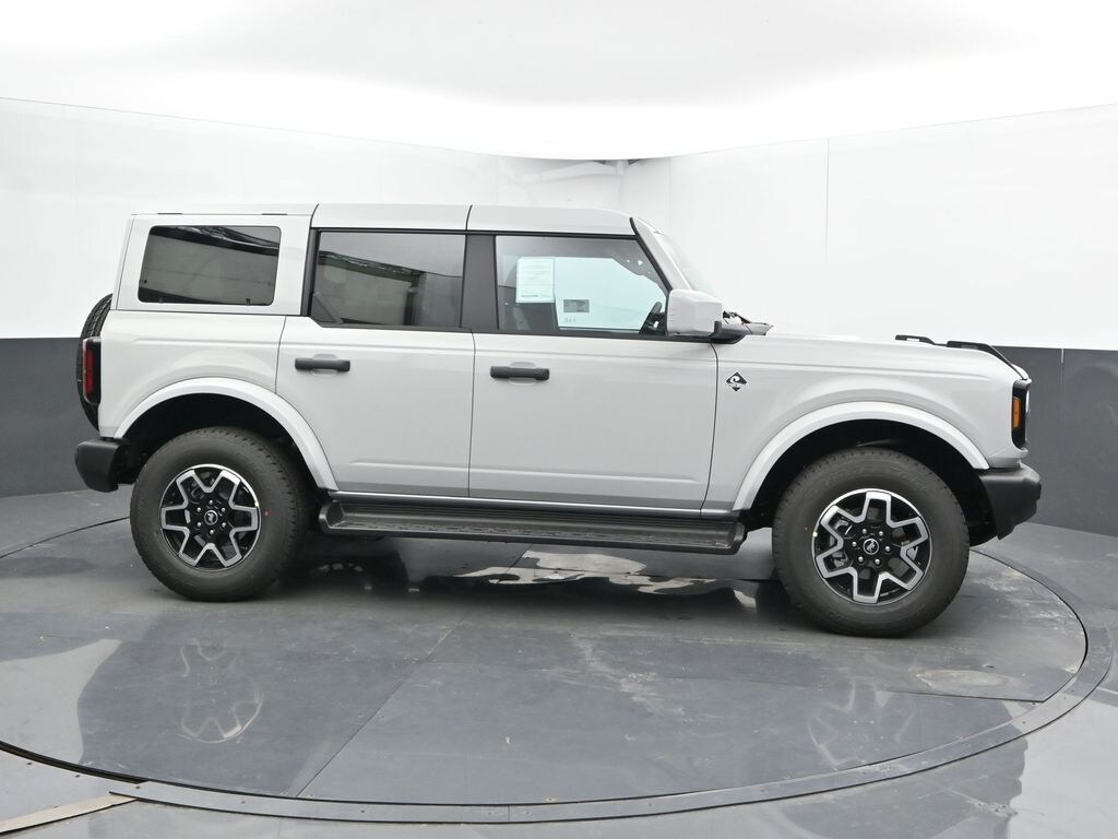 New 2026 Ford Bronco Outer Banks SUV