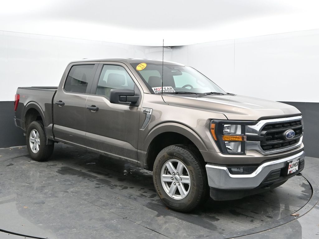 2023 Ford F-150 XLT photo 2